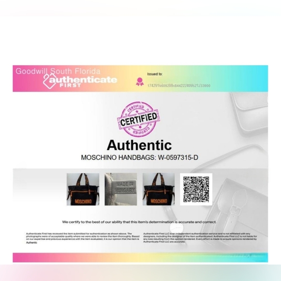 Moschino Logo Weekender Bag - Picture 14 of 15